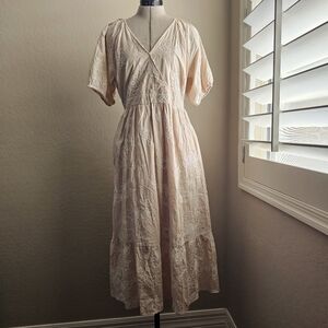 Embroidered maxi dress with pockets